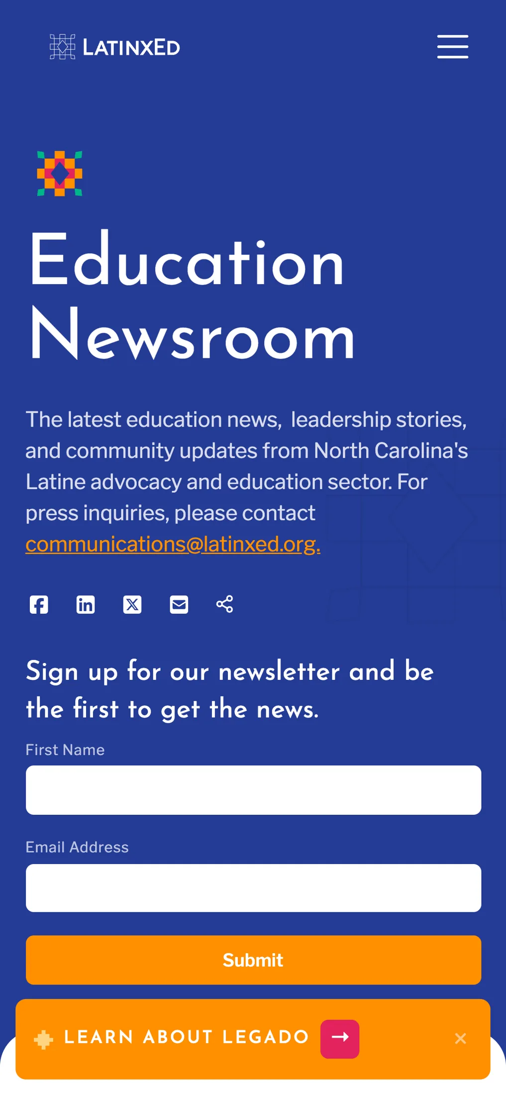 La sala de prensa de LatinxEd en un celular